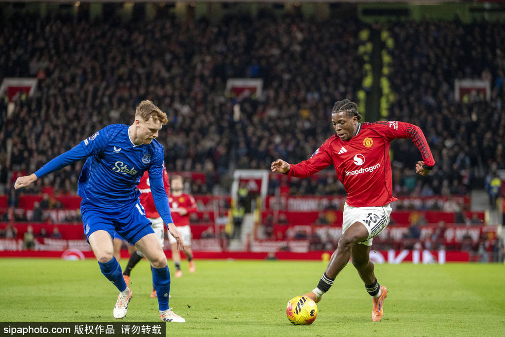 欧冠杯16强次回合｜ 1个月内从争四冠变争双冠 红军大热倒灶遭重挫