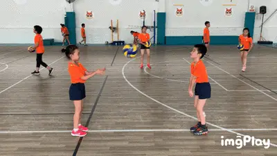 球队连胜势头强劲，排名稳步上升